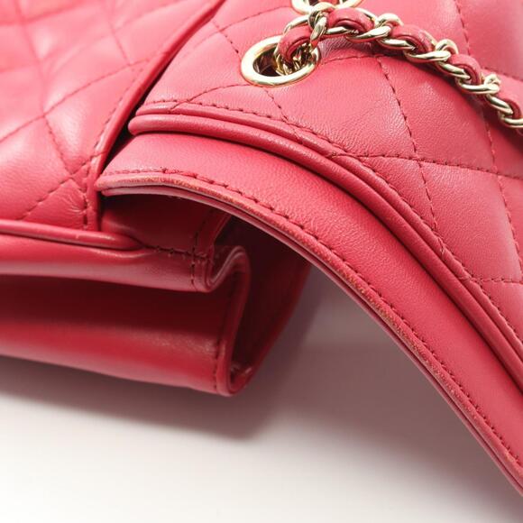CHANEL Matelasse Shoulder Bag in Lambskin Leather, Women's, Pink - Picture 9 of 10